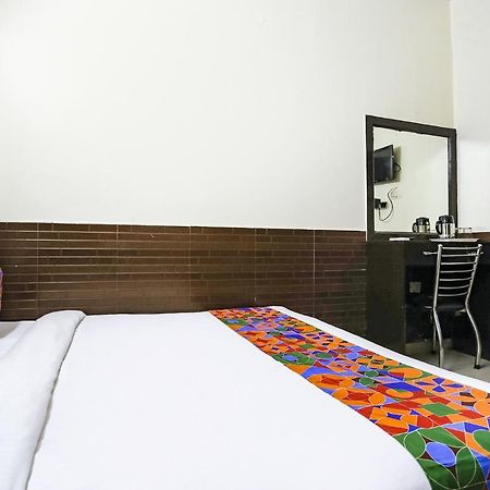 Fabhotel The Lazeez New Delhi Exterior foto