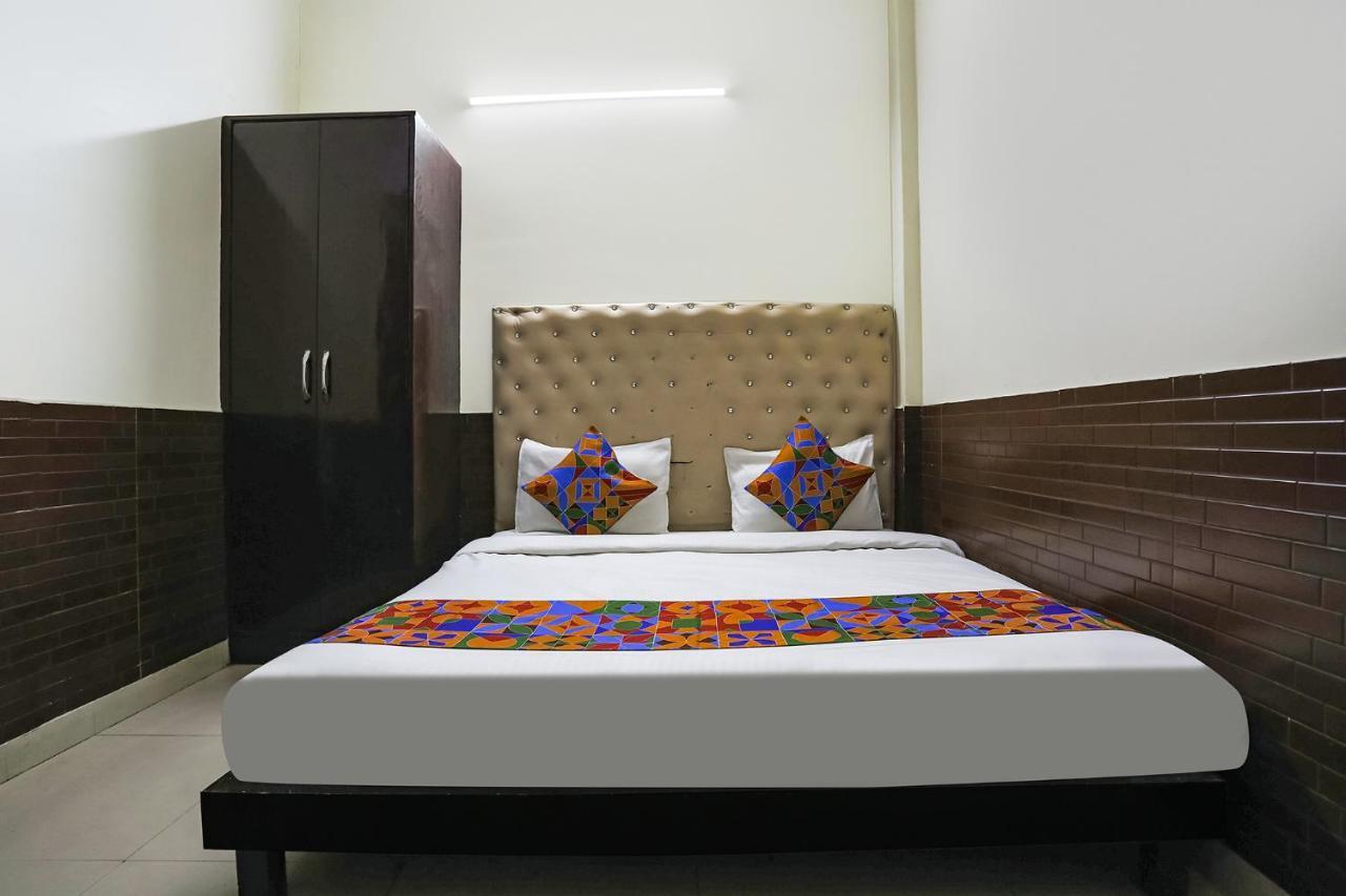 Fabhotel The Lazeez New Delhi Exterior foto