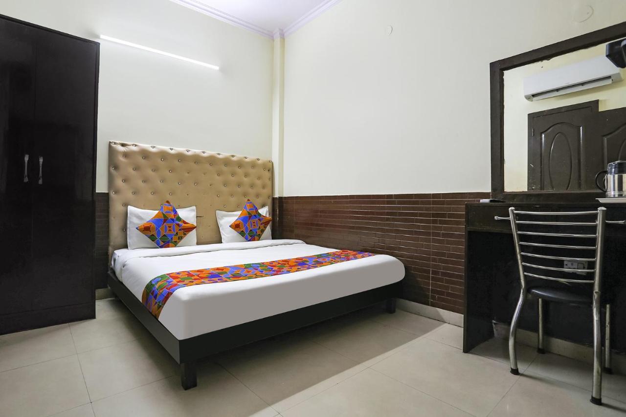 Fabhotel The Lazeez New Delhi Exterior foto