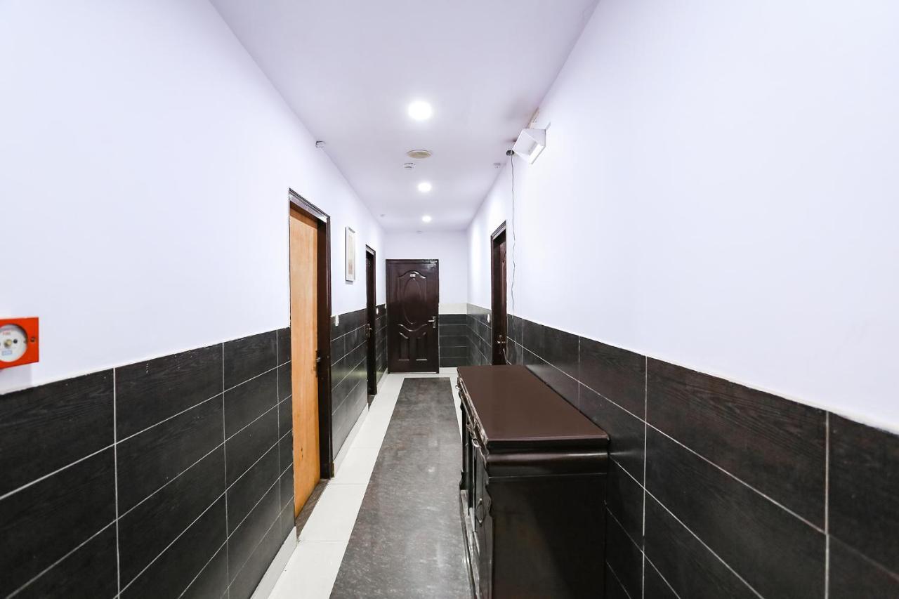 Fabhotel The Lazeez New Delhi Exterior foto