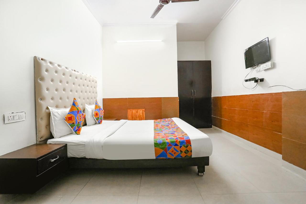 Fabhotel The Lazeez New Delhi Exterior foto