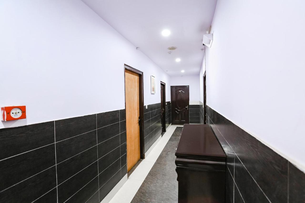 Fabhotel The Lazeez New Delhi Exterior foto