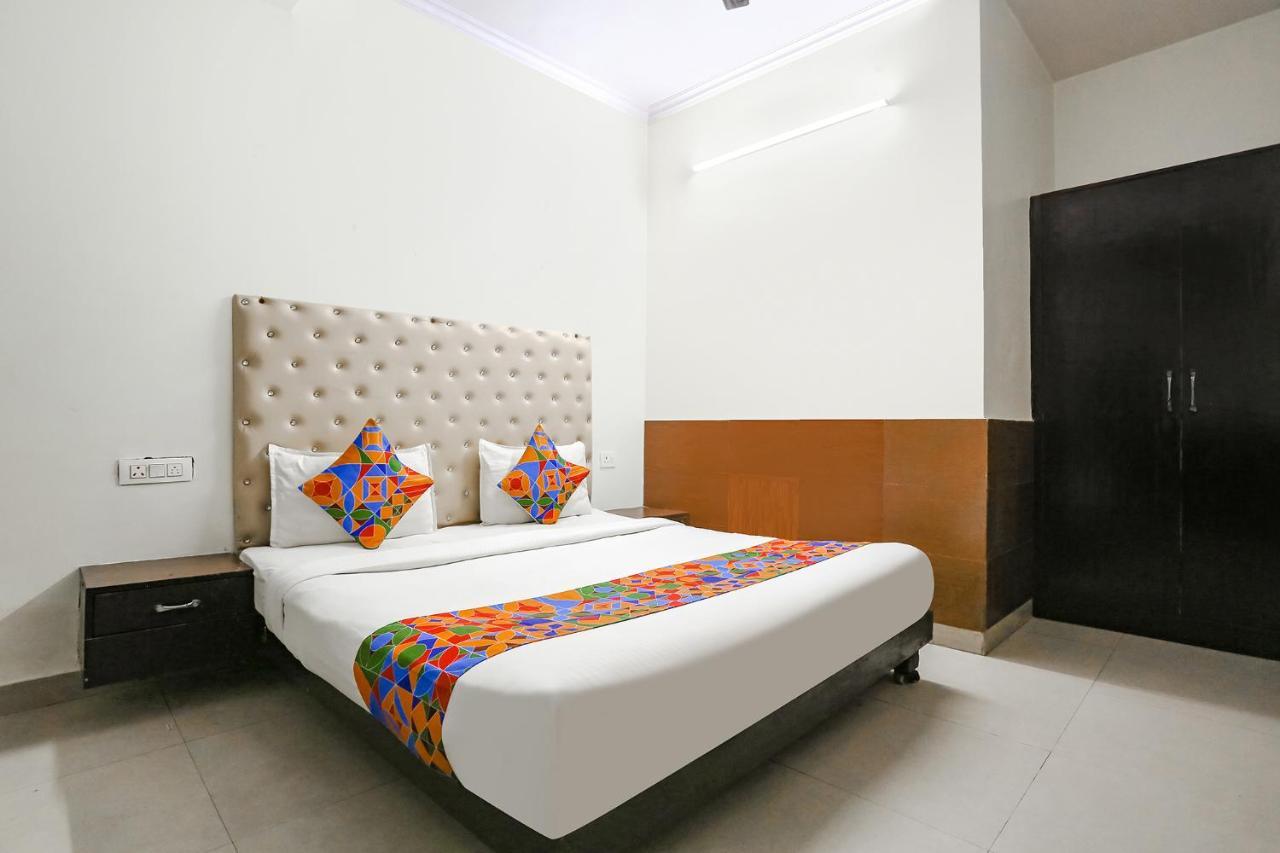 Fabhotel The Lazeez New Delhi Exterior foto